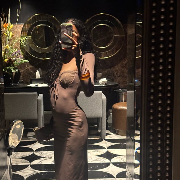 DIONNE MAXI DRESS TAUPE - Picture 5 of 5